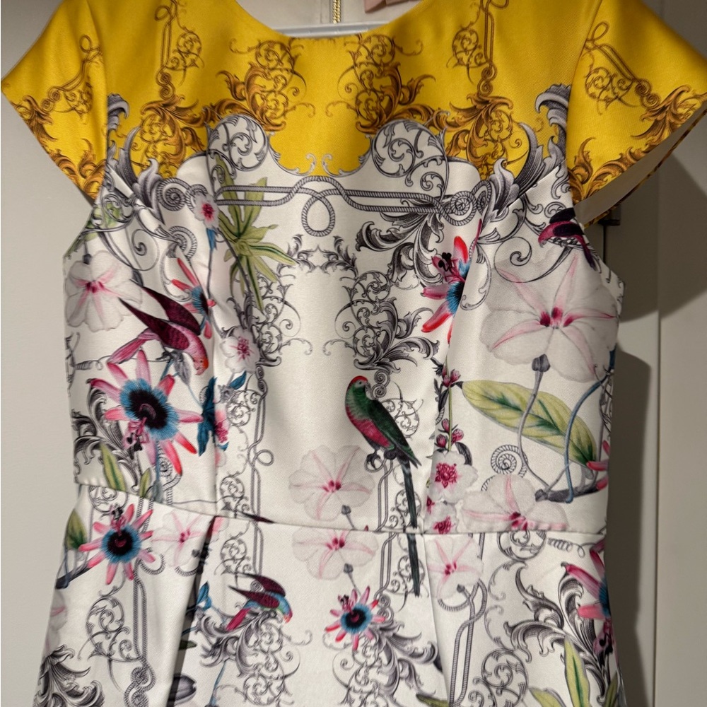 Chic Yellow and White Floral Dress Ted Baker - Picture 9 of 11